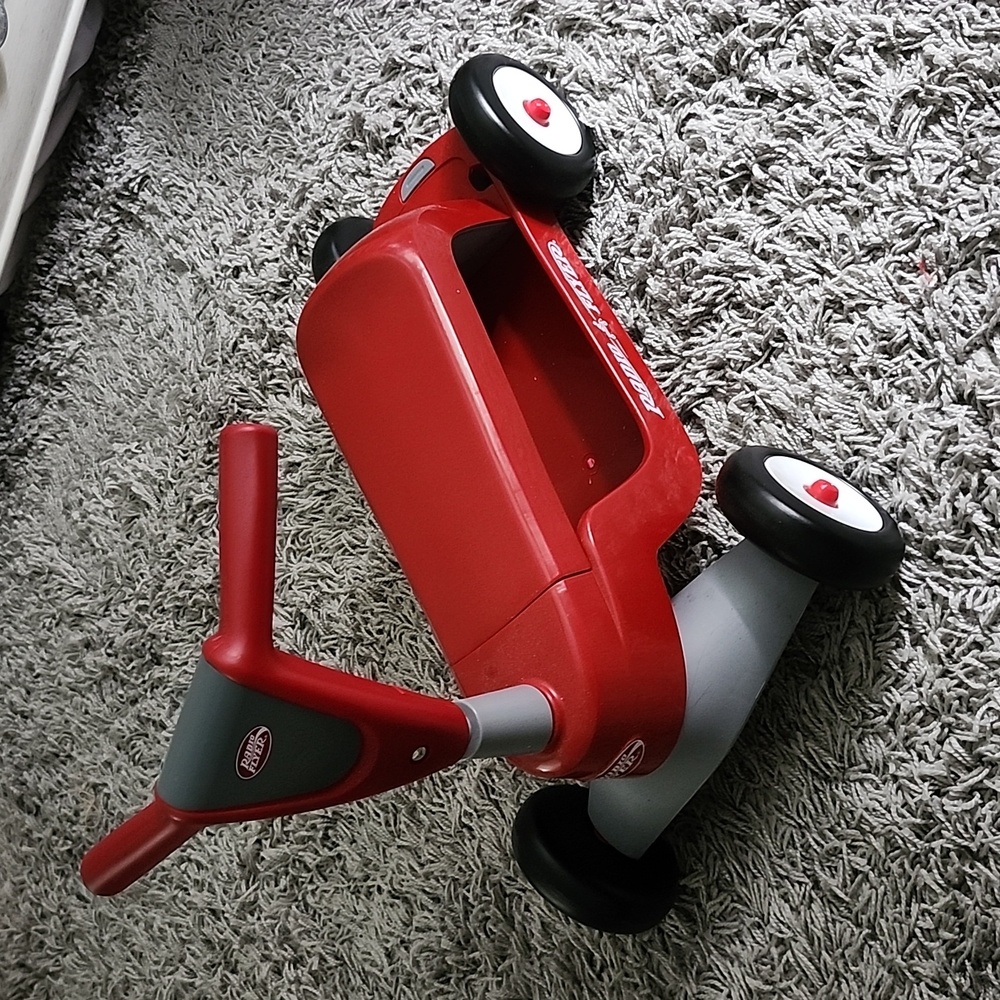 Radio Flyer Scoot 2 Scooter Red Ages 1-4